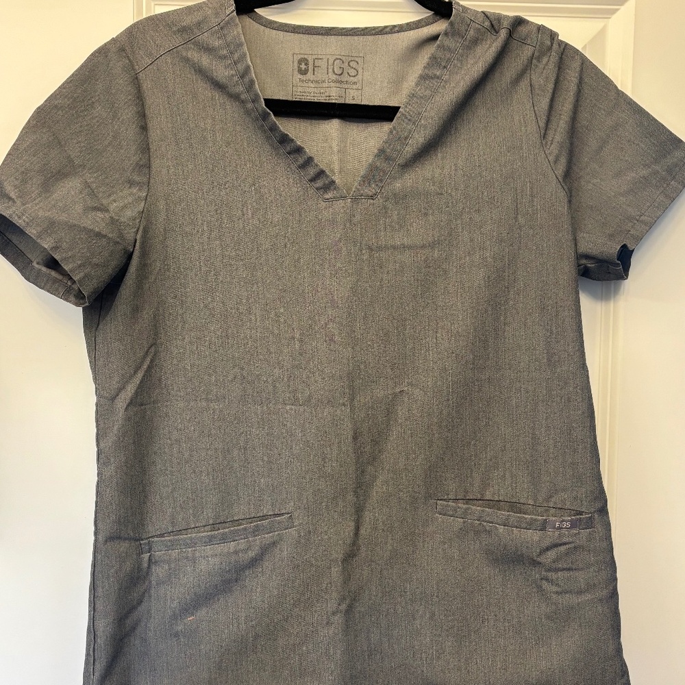 Figs Scrub Top